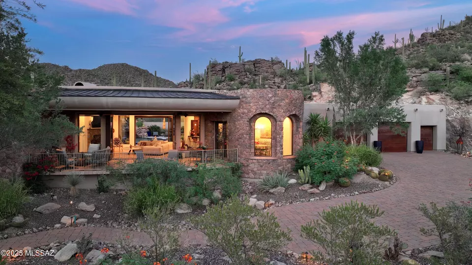 Exterior - 13971 N Jims Deadend Pl, Marana, AZ 85658 photo 1 of 8