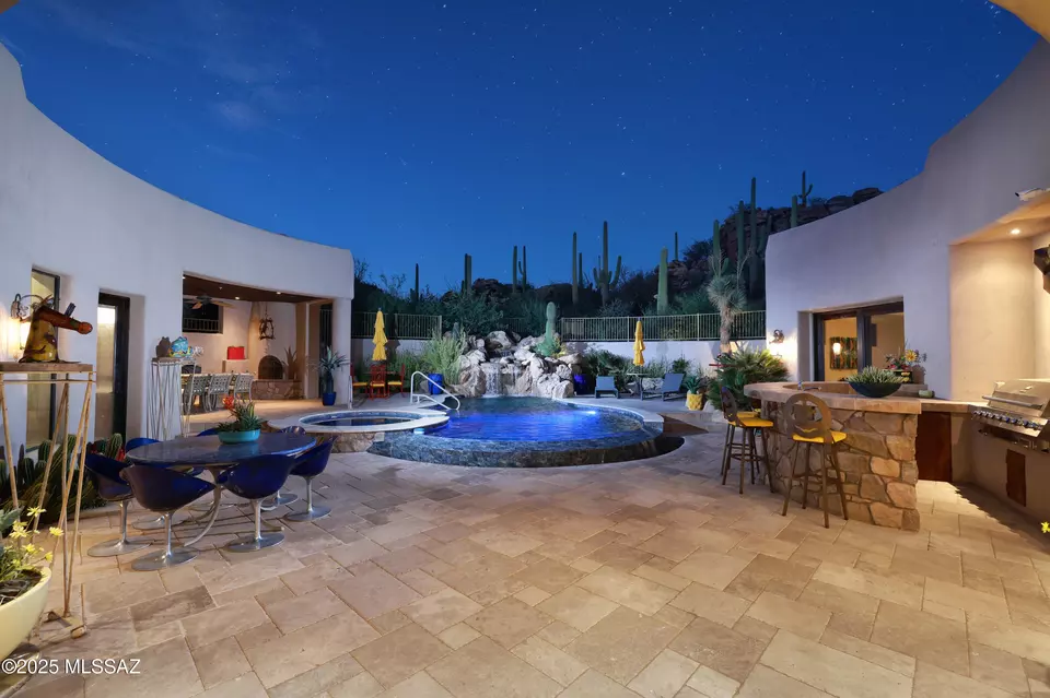 Exterior - 13971 N Jims Deadend Pl, Marana, AZ 85658 photo 5 of 8