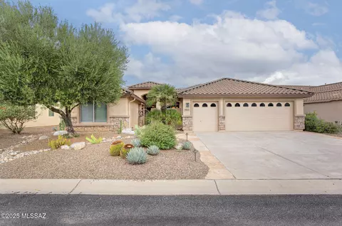 551 N Ramos Ln, Green Valley, AZ 85614