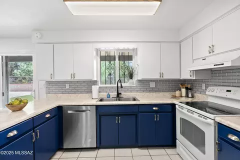 9202 E Roberto St, Tucson, AZ 85710 photo 16
