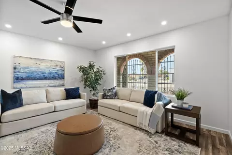9202 E Roberto St, Tucson, AZ 85710 photo 4