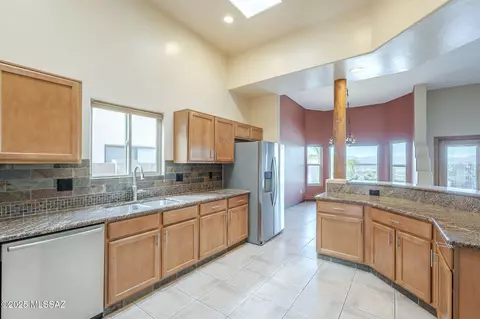 Kitchen - 60554 E Broken Bit Pl, Saddlebrooke, AZ 85739 photo 1 of 6