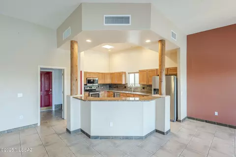 Kitchen - 60554 E Broken Bit Pl, Saddlebrooke, AZ 85739 photo 2 of 6