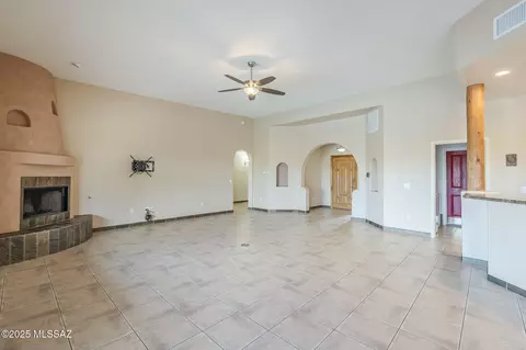 Living - 60554 E Broken Bit Pl, Saddlebrooke, AZ 85739 photo 4 of 7