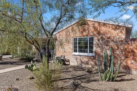 1030 S 5th Ave, Tucson, AZ 85701