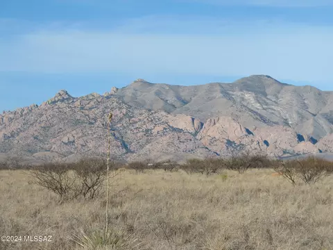 N Desert Road, Pearce, AZ 85625