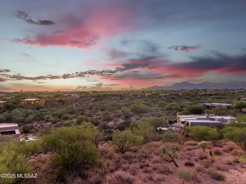 12457 N Piping Rock Rd, Oro Valley, AZ 85755