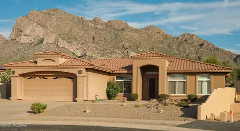 68 E Sunridge Pl, Oro Valley, AZ 85737