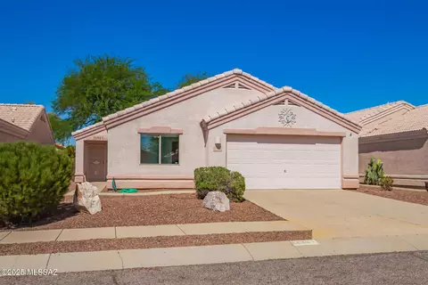 2204 W Silver River Way, Tucson, AZ 85745