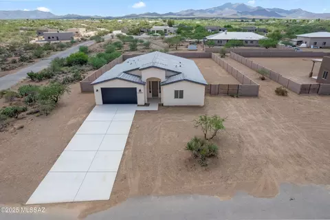 913 N Blue Slate Dr N, Vail, AZ 85641
