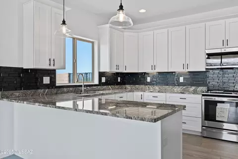 Kitchen - 913 N Blue Slate Dr N, Vail, AZ 85641 photo 1 of 4