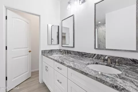 Bath - 913 N Blue Slate Dr N, Vail, AZ 85641 photo 1 of 4