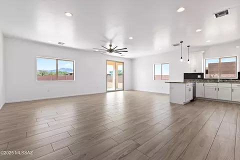 Living - 913 N Blue Slate Dr N, Vail, AZ 85641 photo 2 of 5