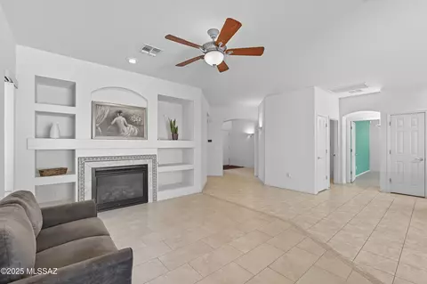 Living - 60890 Eagle Heights Dr, Tucson, AZ 85739 photo 2 of 2