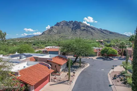 8572 N Calle Tioga, Tucson, AZ 85704