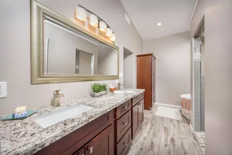 Bath - 5642 E Spring St, Tucson, AZ 85712 photo 3 of 4