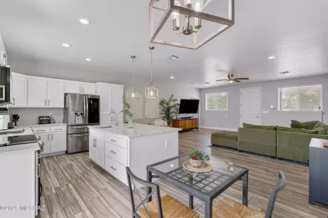 Kitchen - 232 E Jacinto St, Tucson, AZ 85705 photo 6 of 7