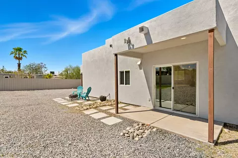 Exterior - 232 E Jacinto St, Tucson, AZ 85705 photo 1 of 7