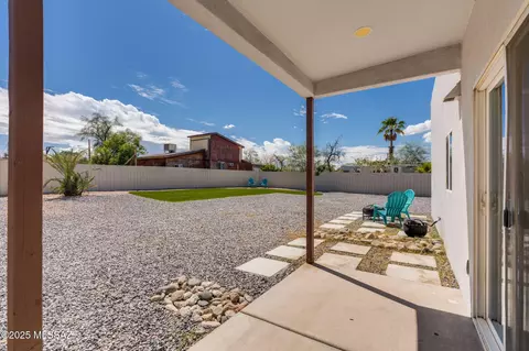 Exterior - 232 E Jacinto St, Tucson, AZ 85705 photo 2 of 7