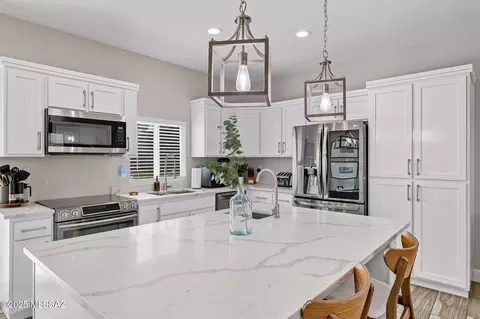 Kitchen - 232 E Jacinto St, Tucson, AZ 85705 photo 7 of 7