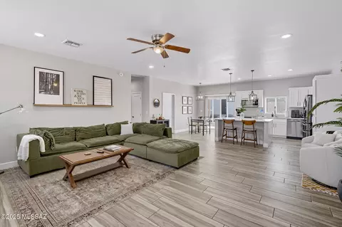 Living - 232 E Jacinto St, Tucson, AZ 85705 photo 1 of 3