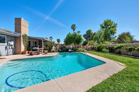 8402 E Pima St, Tucson, AZ 85715