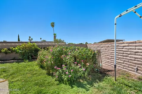 8402 E Pima St, Tucson, AZ 85715