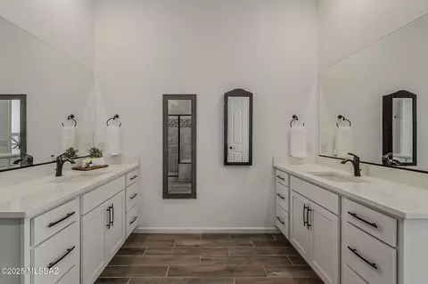 Bath - 12756 E Tortoise Pointe Pl, Vail, AZ 85641 photo 1 of 5