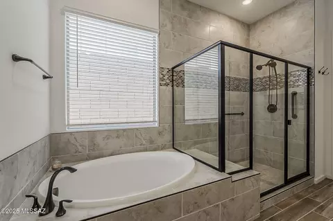 Bath - 12756 E Tortoise Pointe Pl, Vail, AZ 85641 photo 2 of 5