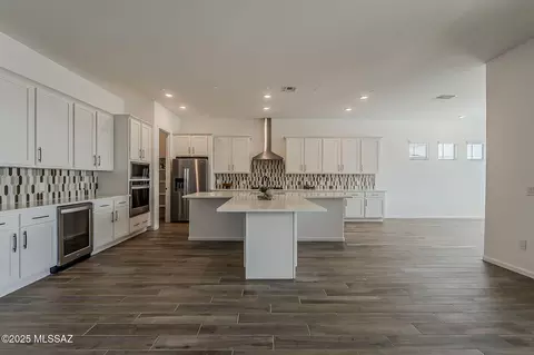 Kitchen - 12756 E Tortoise Pointe Pl, Vail, AZ 85641 photo 5 of 5