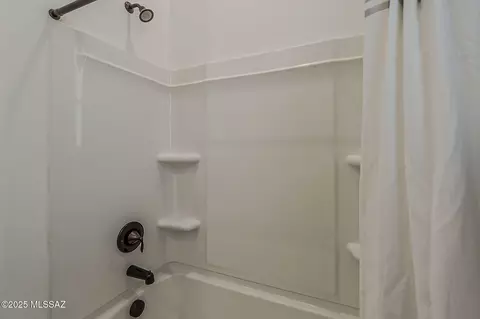 Bath - 12756 E Tortoise Pointe Pl, Vail, AZ 85641 photo 5 of 5