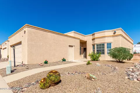 554 W Parkwood Ct, Green Valley, AZ 85614