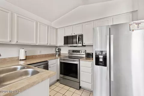 Kitchen - 7207 Explorer Blvd, Tucson, AZ 85756 photo 1 of 3