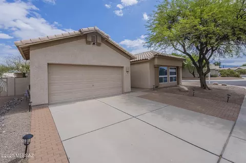 10069 E Paseo San Bruno, Tucson, AZ 85747