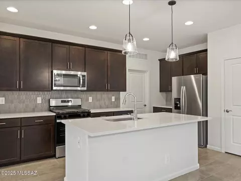 Kitchen - 12615 E Remi Dr, Vail, AZ 85641 photo 3 of 6
