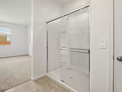 Bath - 12615 E Remi Dr, Vail, AZ 85641 photo 4 of 6