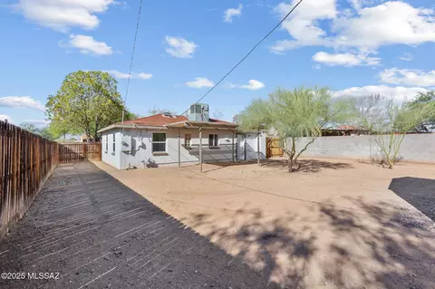Exterior - 4550 E 6th St, Tucson, AZ 85711 photo 7 of 8