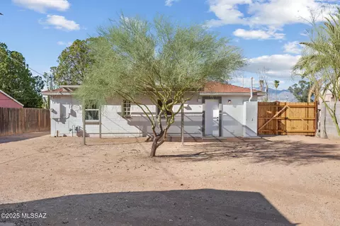 Exterior - 4550 E 6th St, Tucson, AZ 85711 photo 6 of 8