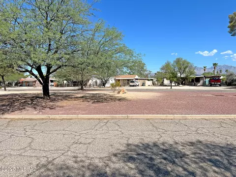 Exterior - 4054 E Montecito St, Tucson, AZ 85711 photo 13 of 13