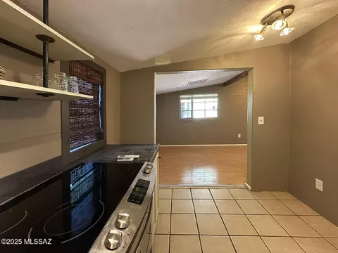 Kitchen - 4054 E Montecito St, Tucson, AZ 85711 photo 2 of 6