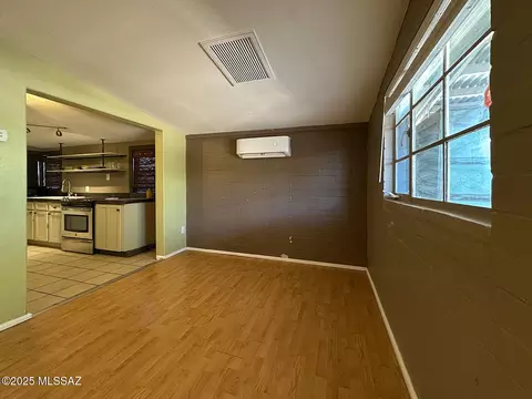 Living - 4054 E Montecito St, Tucson, AZ 85711 photo 3 of 5