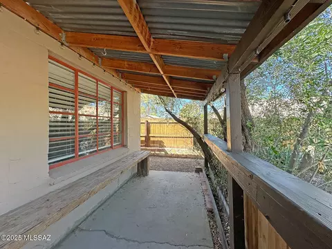 Exterior - 4054 E Montecito St, Tucson, AZ 85711 photo 5 of 13