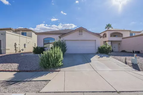 10016 E Paseo San Ardo, Tucson, AZ 85747