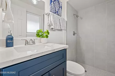 Bath - 9511 E Rand Pl, Tucson, AZ 85715 photo 2 of 4