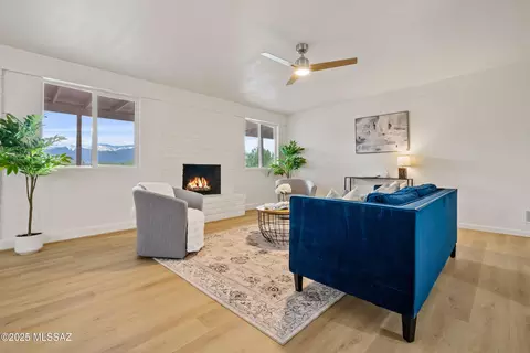 Living - 9511 E Rand Pl, Tucson, AZ 85715 photo 2 of 4
