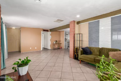 Living - 7100 E Lilac Pl, Tucson, AZ 85730 photo 1 of 3