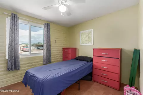 Bedroom - 7100 E Lilac Pl, Tucson, AZ 85730 photo 4 of 4