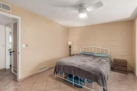 Bedroom - 7100 E Lilac Pl, Tucson, AZ 85730 photo 2 of 4