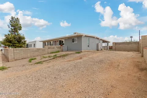 Exterior - 7100 E Lilac Pl, Tucson, AZ 85730 photo 3 of 8