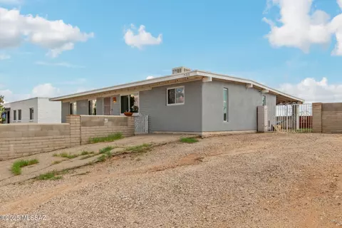 Exterior - 7100 E Lilac Pl, Tucson, AZ 85730 photo 4 of 8